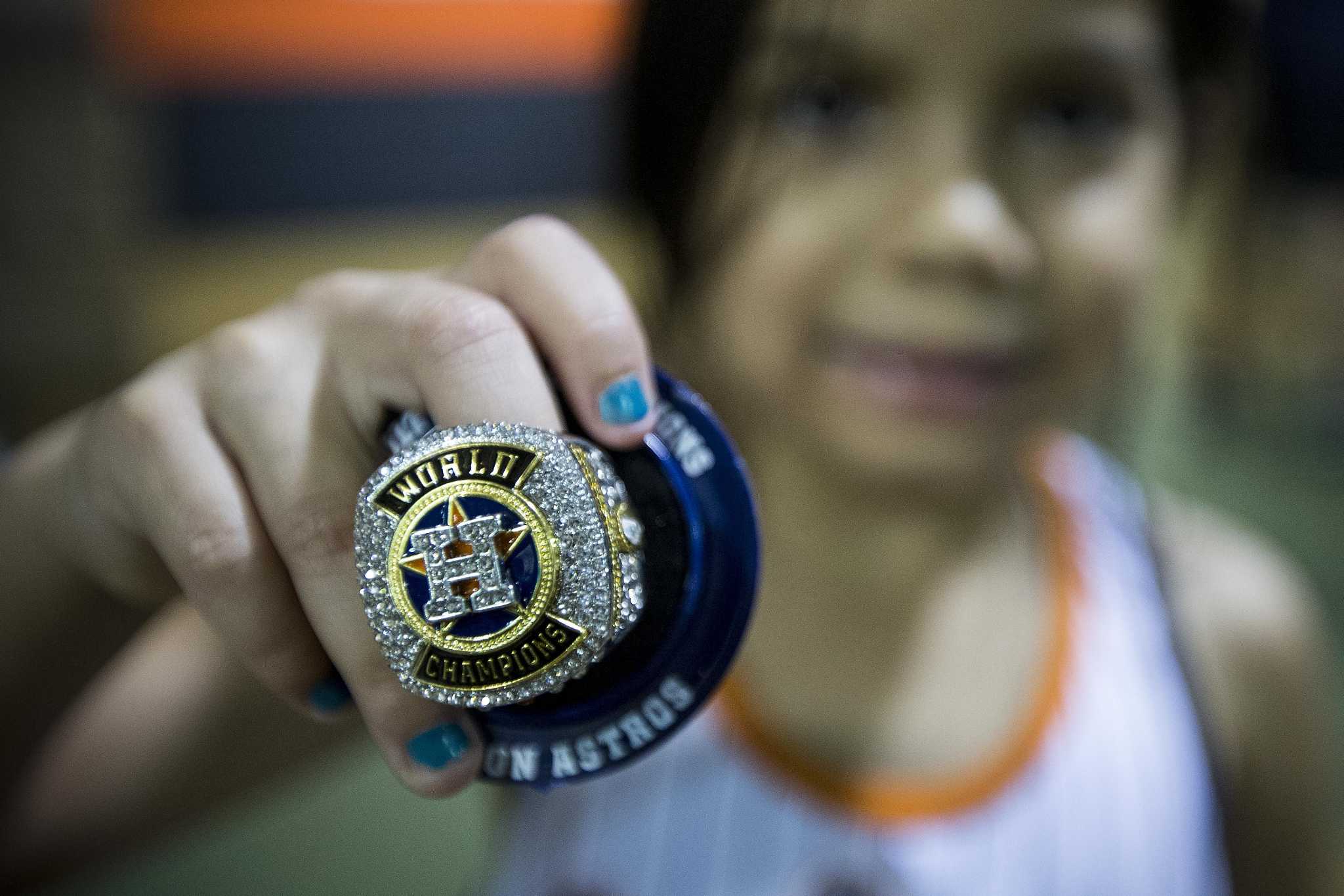 Astros giant 2022 Championship ring unveiled next to 2017 ring at Minute  Maid Park