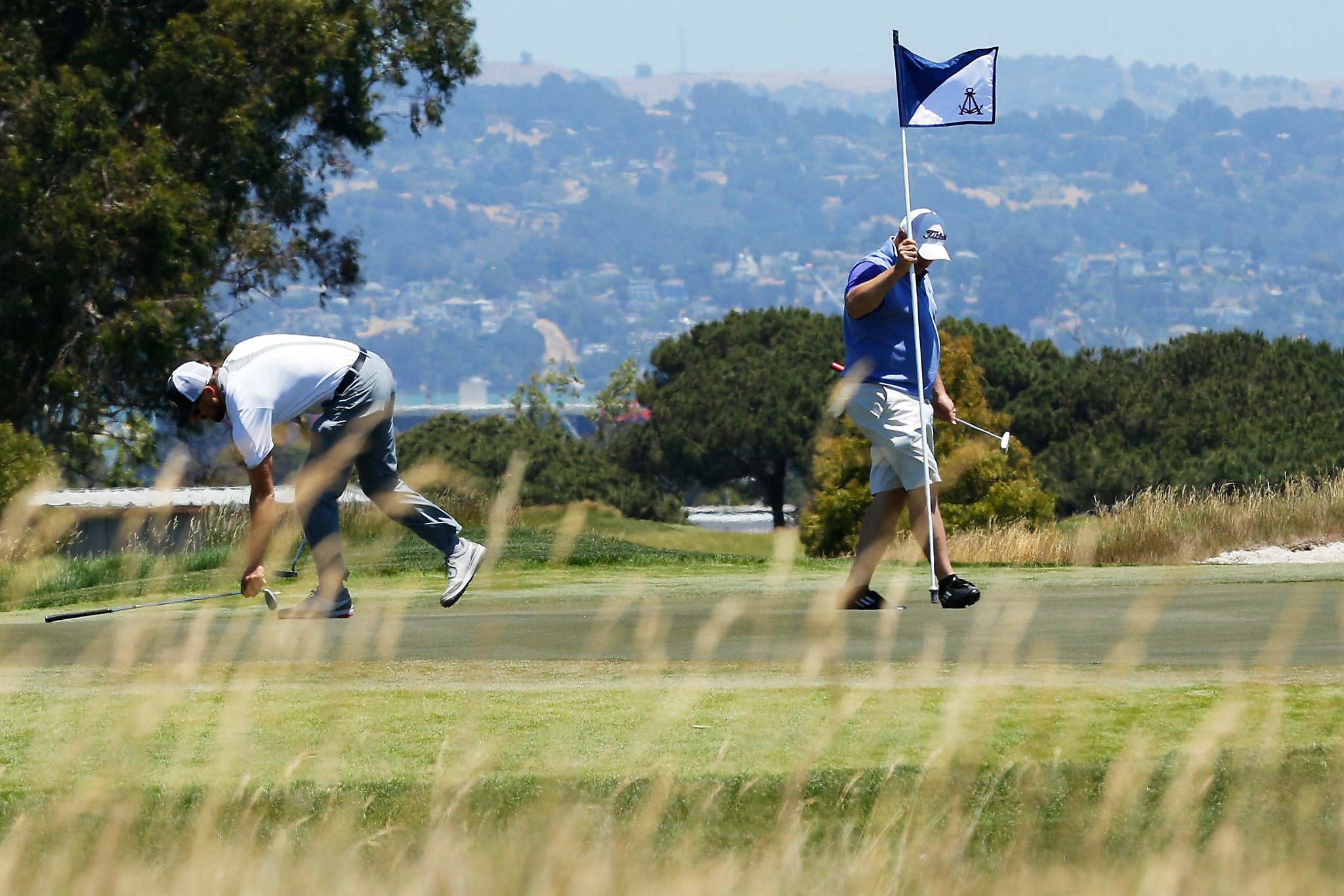 Stephen Curry Gets a Preview Round at Corica Park G.C.