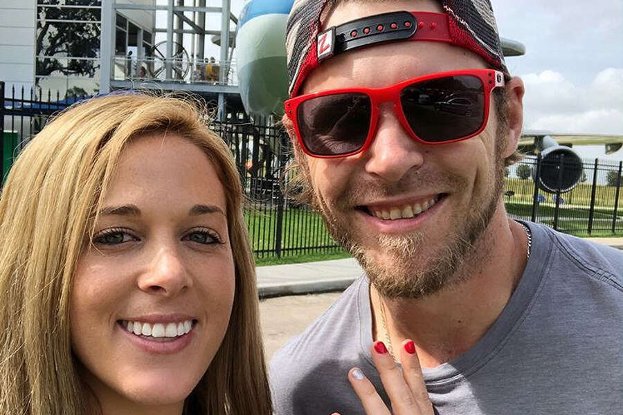 Houston Astros OF Josh Reddick proposes to girlfriend Jett Elkins at