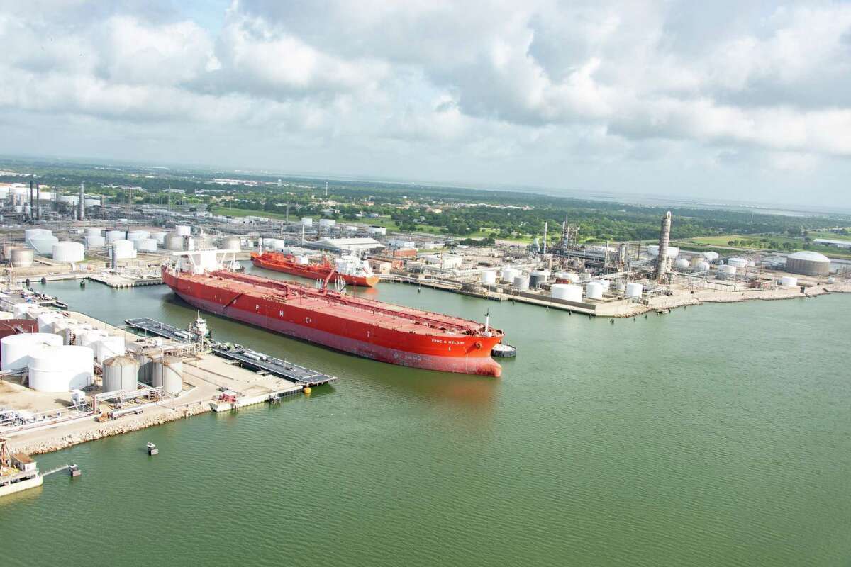 Tight squeeze Supersized crude carrier calls on Texas City port