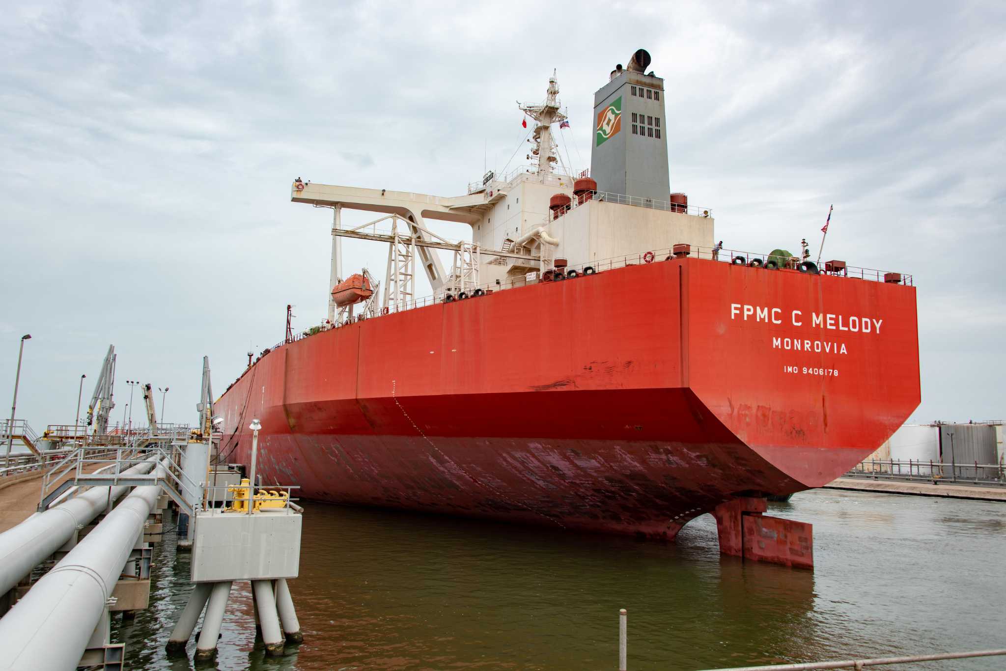 Tight squeeze: Supersized crude carrier calls on Texas City port