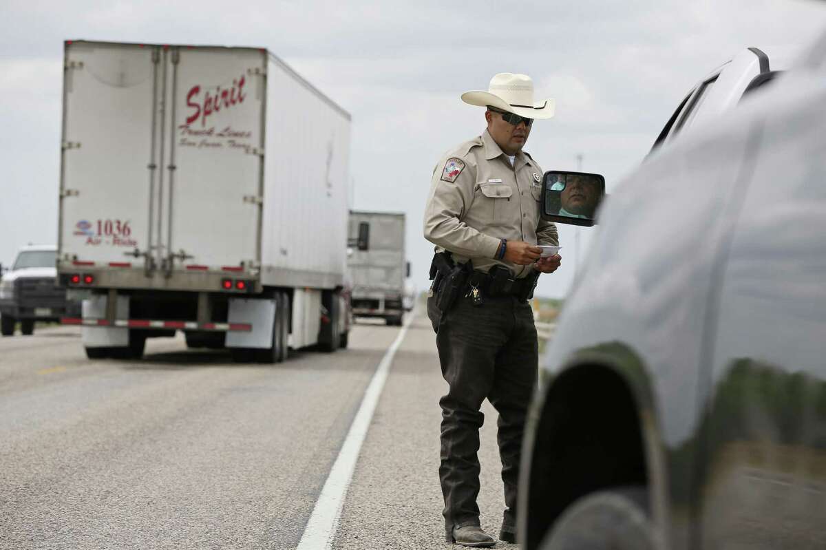 In rural Dimmit County, deputies tackle immigrant smugglers