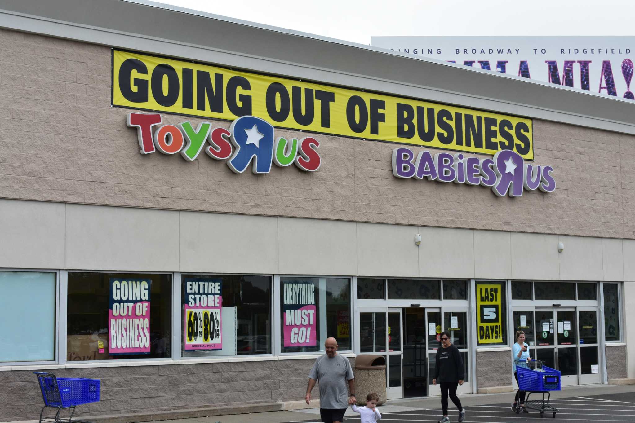 toys are us out of business