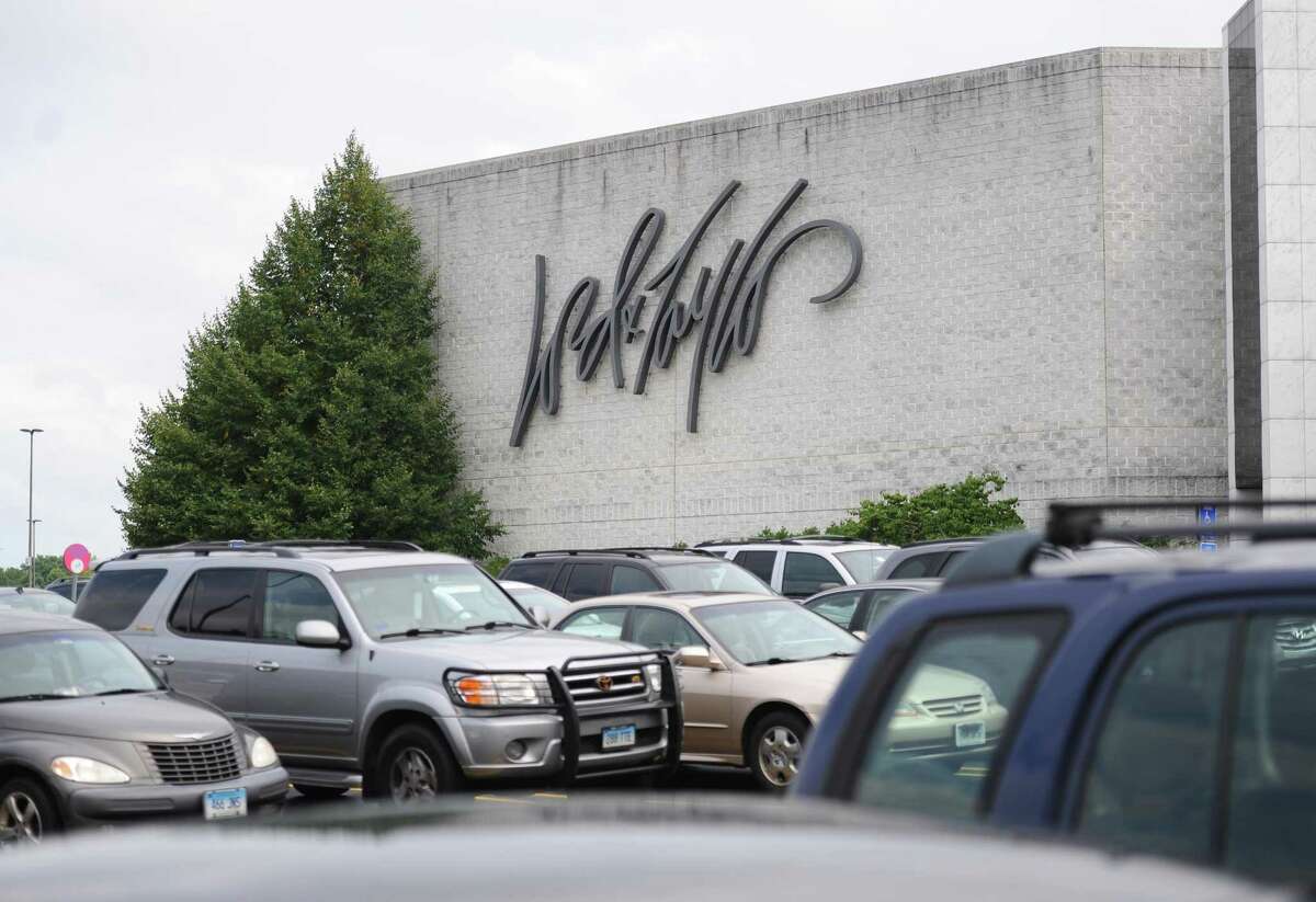 Lord & Taylor Department Stores Sold For $100 Million To Rental Clothing  Company - CBS Boston