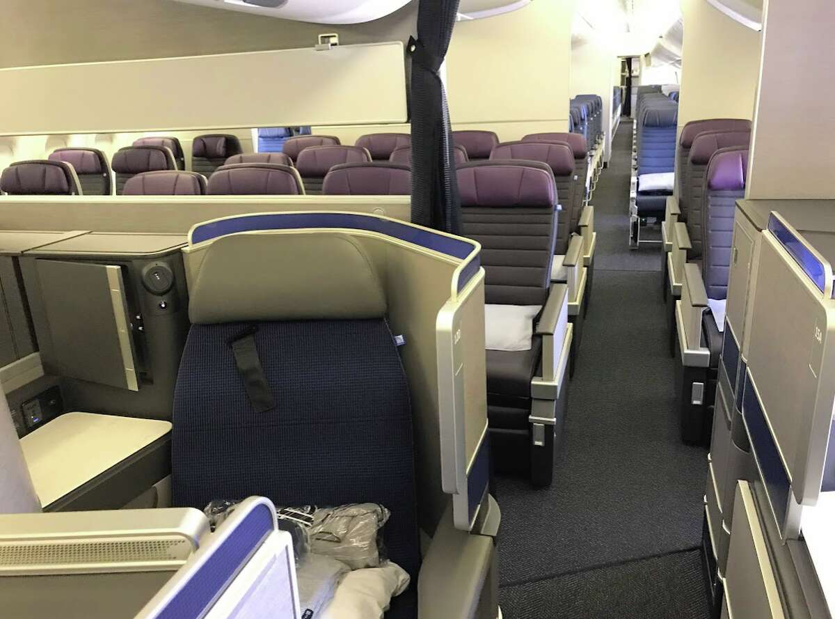 25 hours in United’s new premium economy seat [PHOTOS]