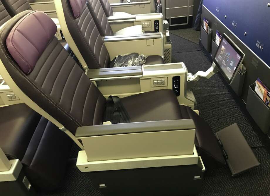 25 hours in United’s new premium economy seat [PHOTOS] - SFGate