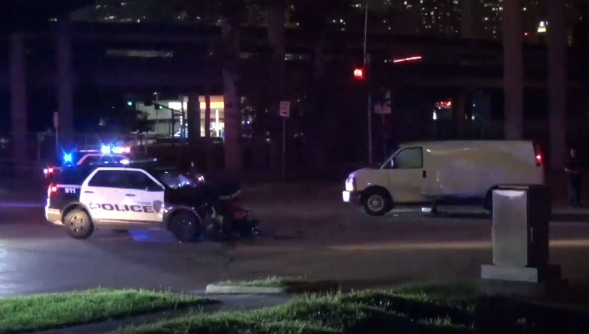 Authorities investigating cause of crash involving HPD officer