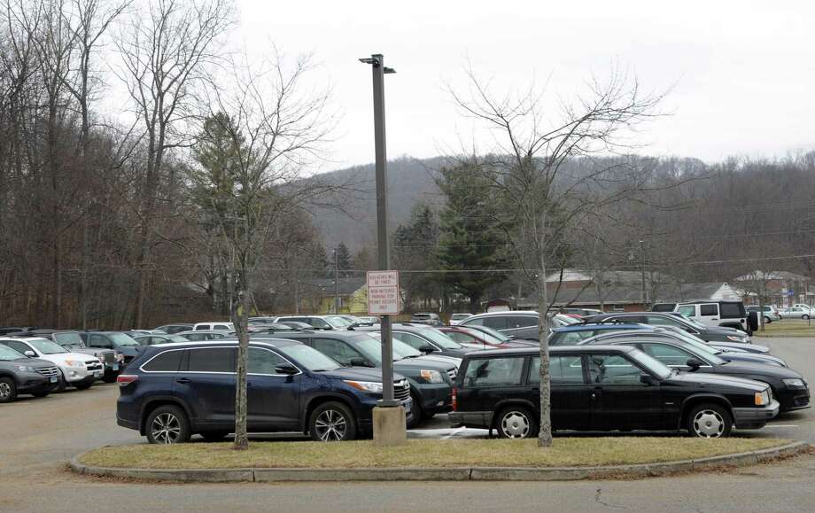 The state is planning to expand the number of parking spots at the Bethel Train Station on Durant Street. Photo Tuesday, January 17, 2017. Photo: Carol Kaliff / Hearst Connecticut Media / The News-Times