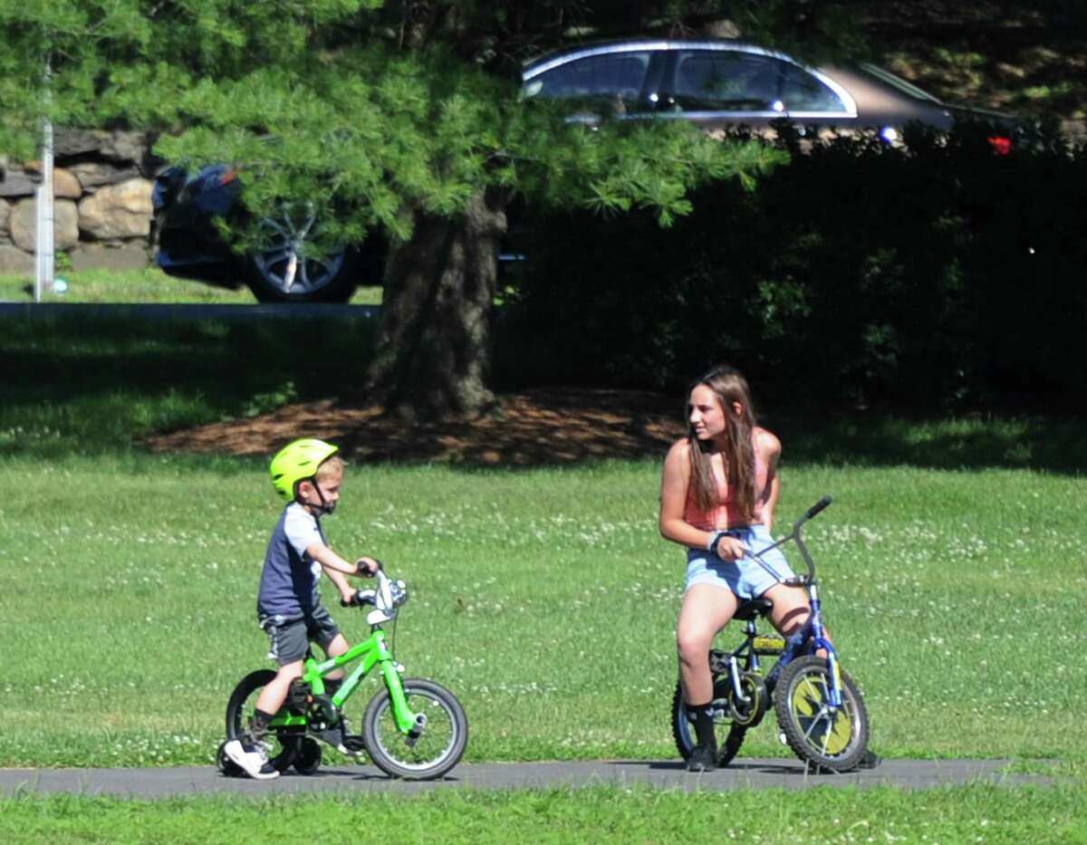 Injury Statistics 2.2 million children were in U.S. emergency departments for bicycle-related injuries over a 10-year period. That's about 25 every hour. (Source: Center for Injury Research and Policy)