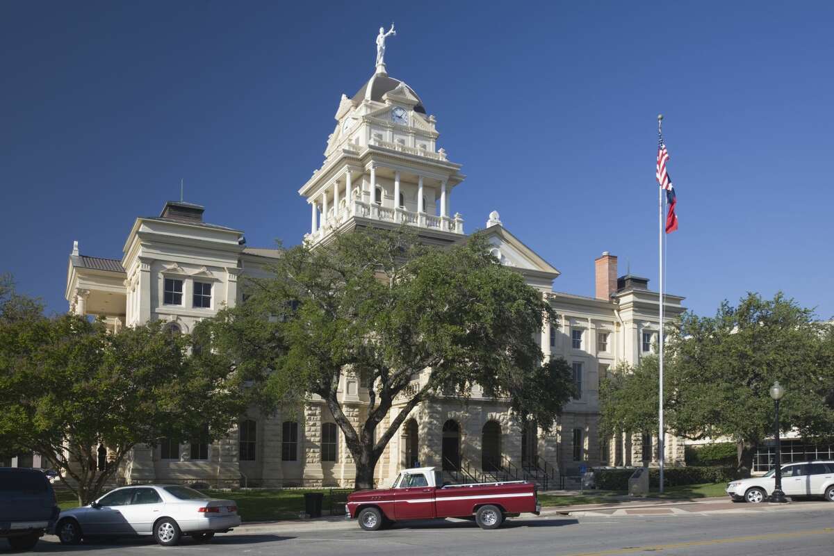 29 Historic Texas Courthouses That Look Like Castles