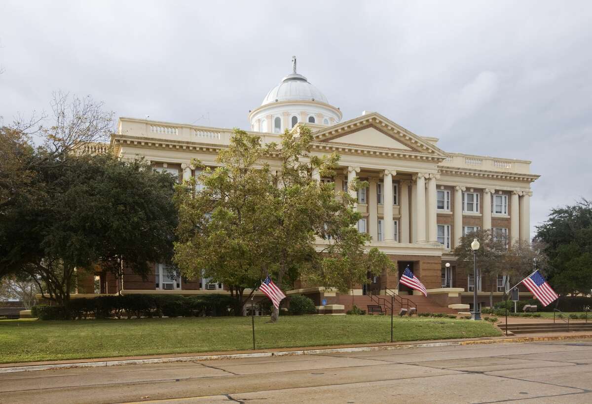 29 Historic Texas courthouses that look like castles