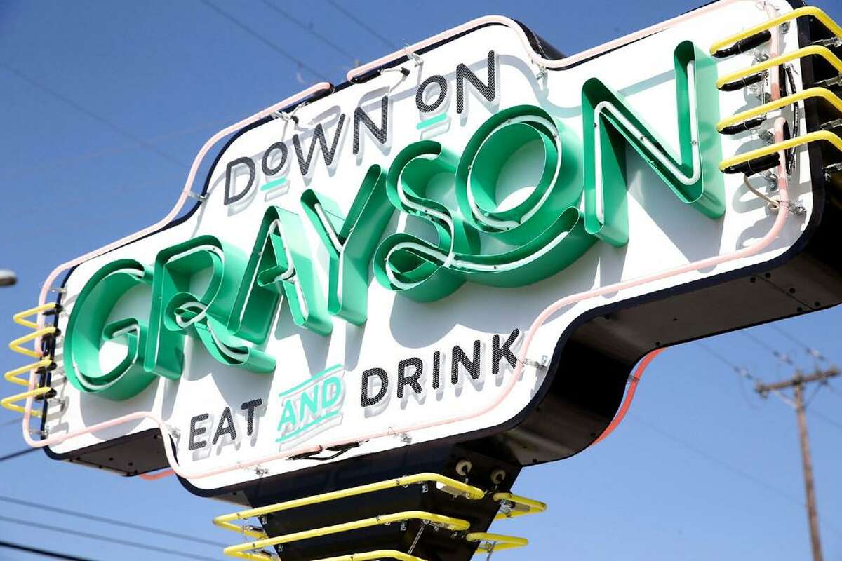 Down on Grayson wins the Reader’s Choice Award for Pet-Friendly Restaurant.