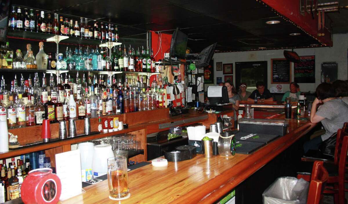 Critics pick Charlie Brown’s as San Antonio’s best Buffalo wings