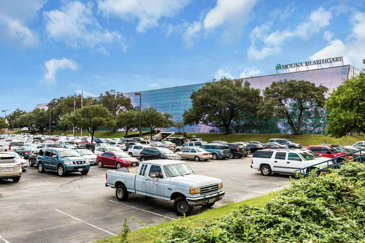 Houston-based Braun Enterprises has acquired 84 NE Loop 410, also known as the Century Building, in San Antonio. The four-story, 187,000-square-foot building is on Loop 410 at U.S. 281.