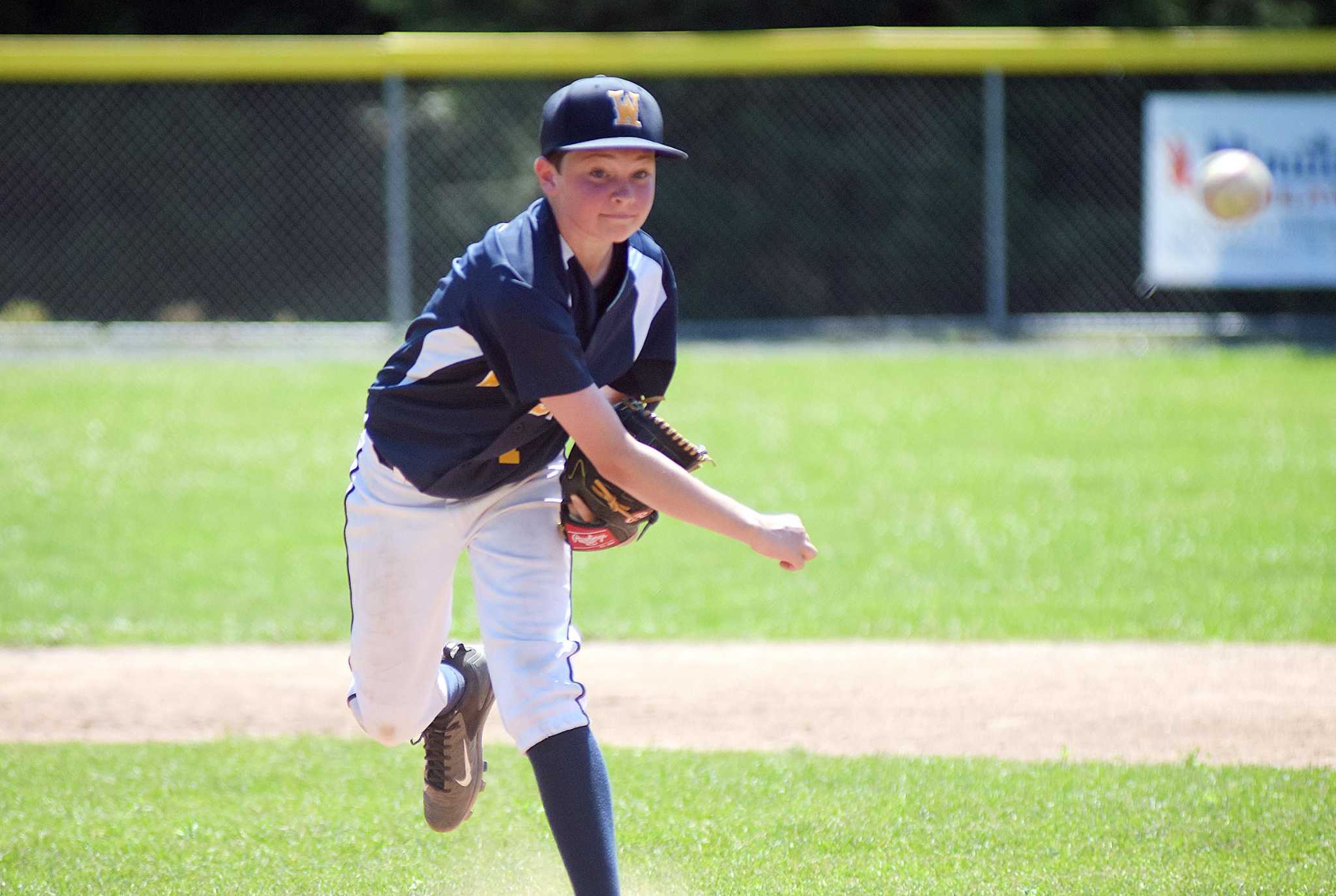 baseball-weston-bats-come-alive-in-win-over-norwalk