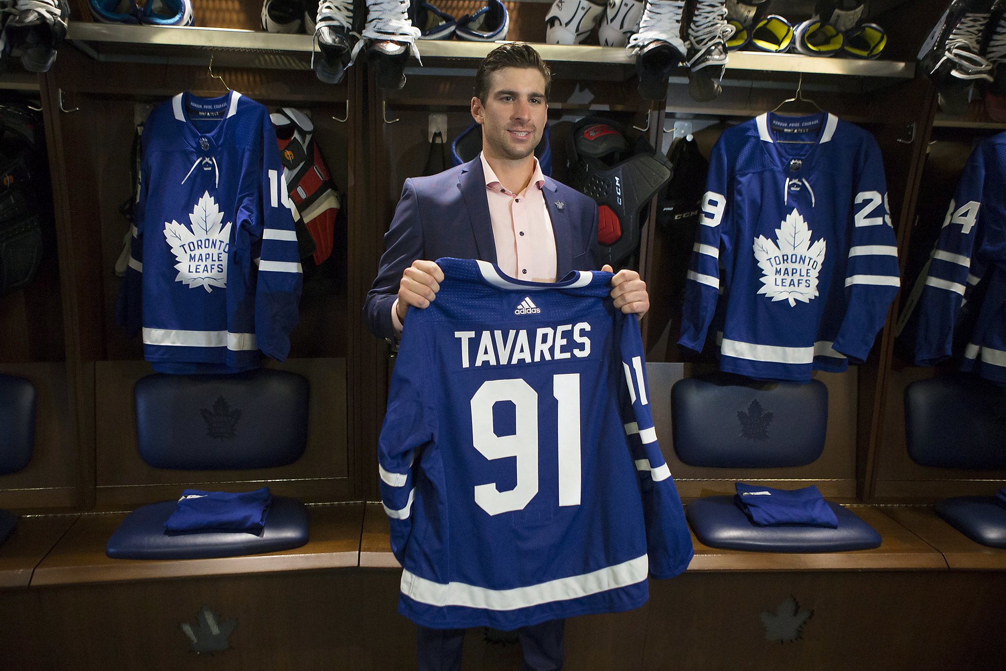 john tavares black jersey