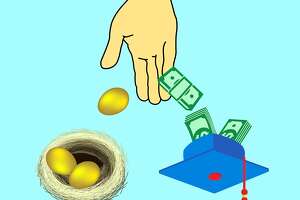 To draw workers, employers offer to help with student loans - Photo