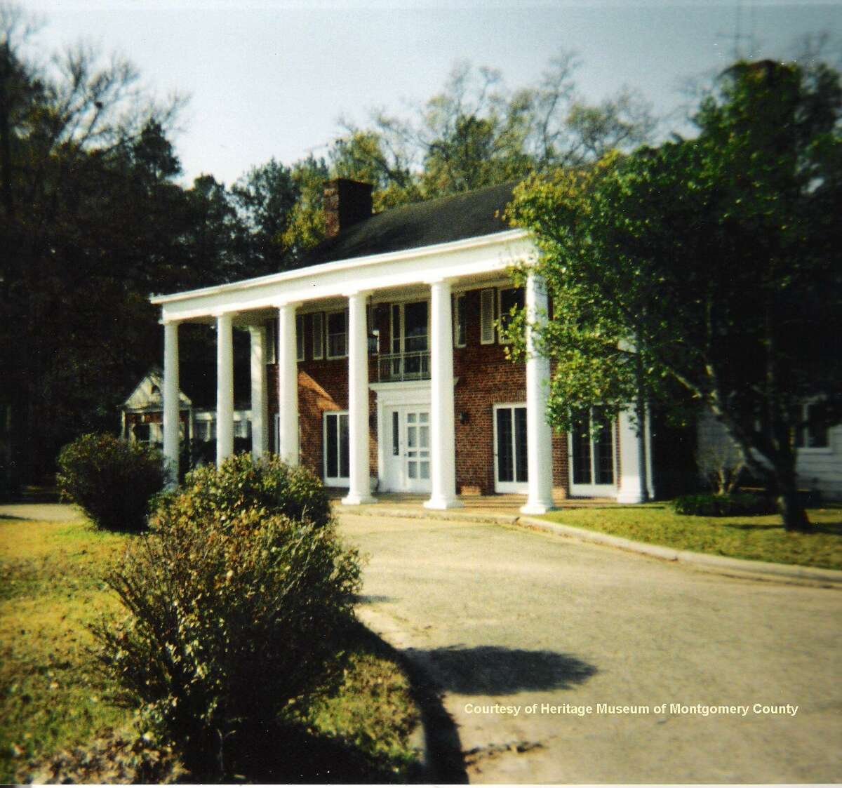 The Hooper house on Frazier Street in Conroe. The residence was built in 1939 on 25 acres and was lived in by family members through 1976. It became weathered by time and was torn down in the early 2000s.