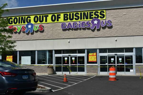 Bob S Furniture Chain To Replace Toys R Us Store In Norwalk