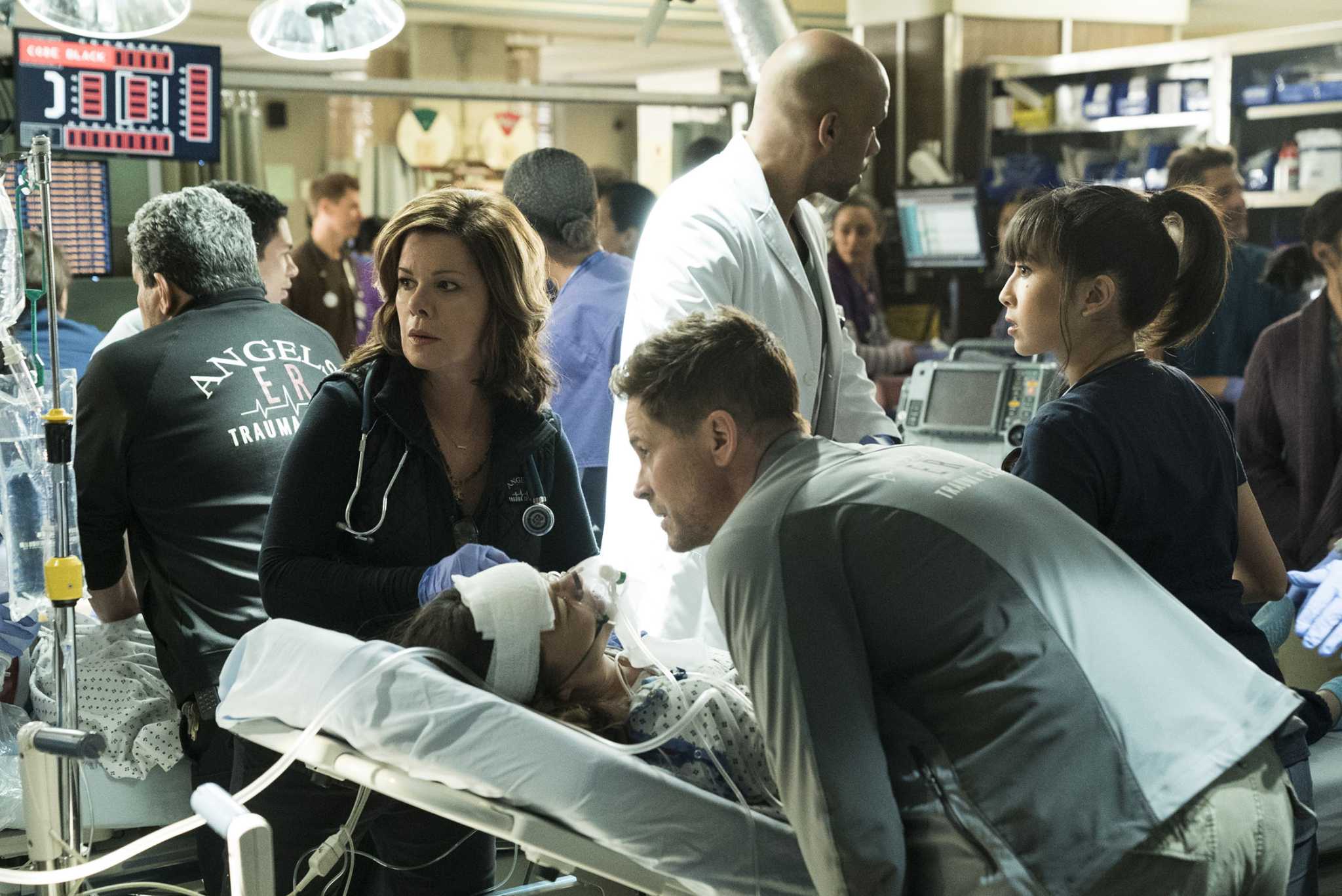 Code black. Реанимация сериал. Сериал реанимация код черный. Сериал реанимация Криста. Доктор Рориш реанимация сериал.