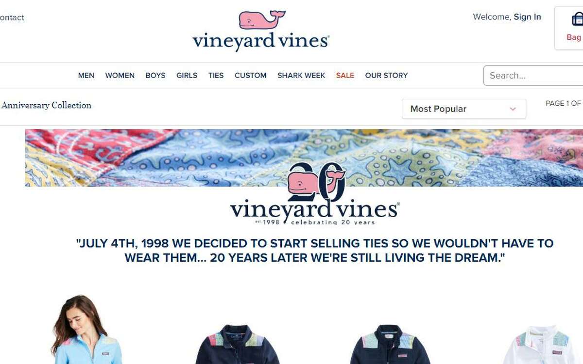 Happy Holidays! Vineyard Vines Fêtes Holiday Collection In Chicago -  SociaLifeChicago