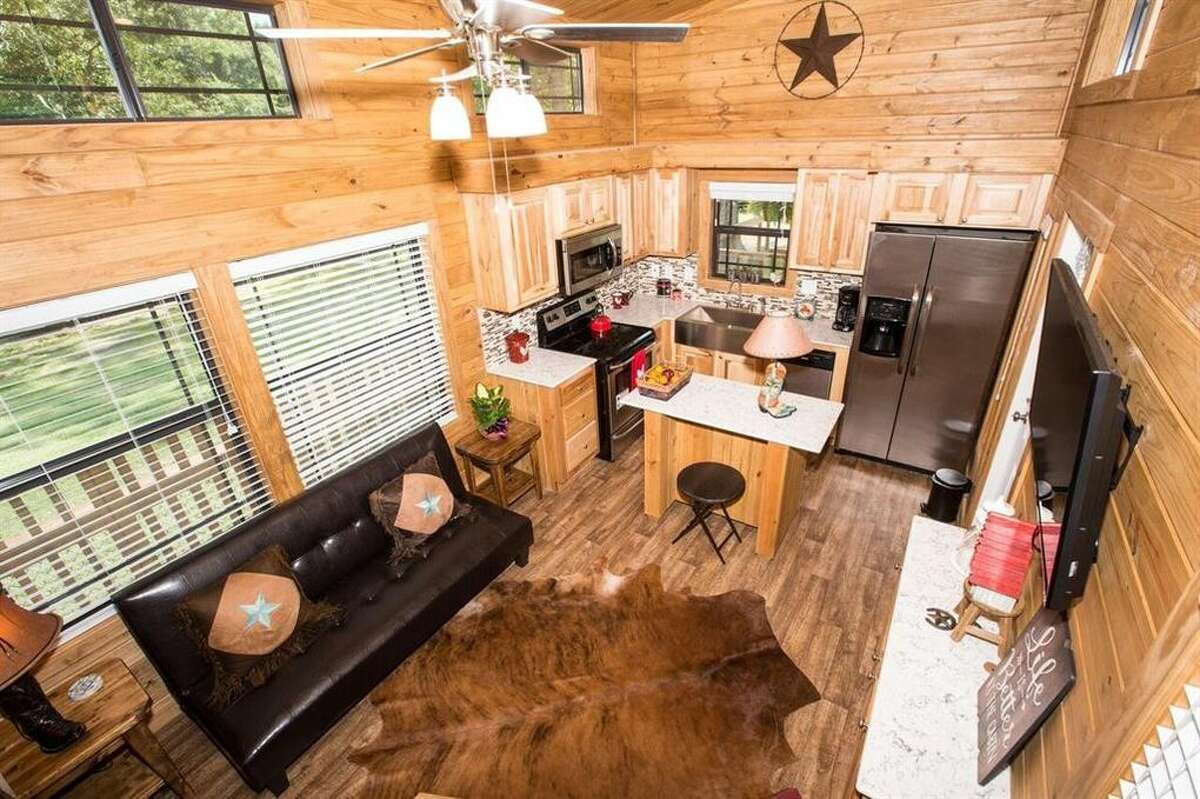 Tiny Homes For Sale In Texas : Texas Tiny Home Solutions Live Big With Tiny Homes - From small permanent dwellings to park models and even with so many tiny homes for sale in texas, it is no wonder that many communities are altering their zoning rules and regulations to accommodate these.