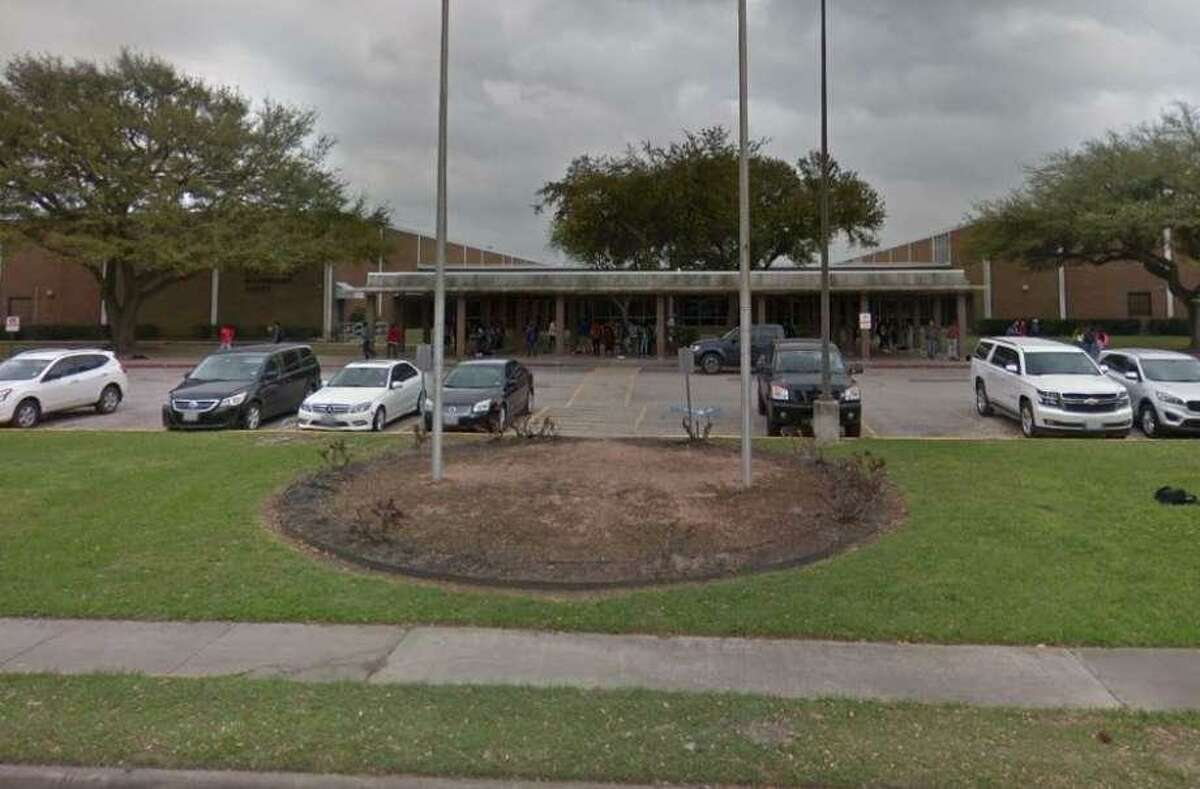 Pasadena ISD OKs pay raise for teachers
