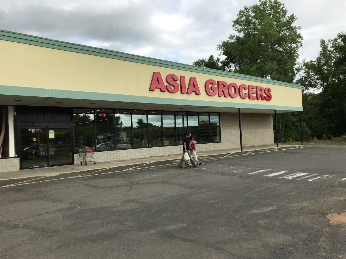 Cromwell’s new Asian market features fare from India and its neighbors