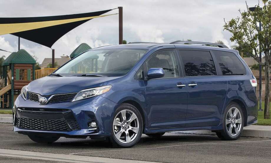 Toyota Sienna Gets Some Upgrades For 2018 Including New Front End The Sienna Had An Engine Upgrade Last Year That Brought A Boost Of 30 Horse With