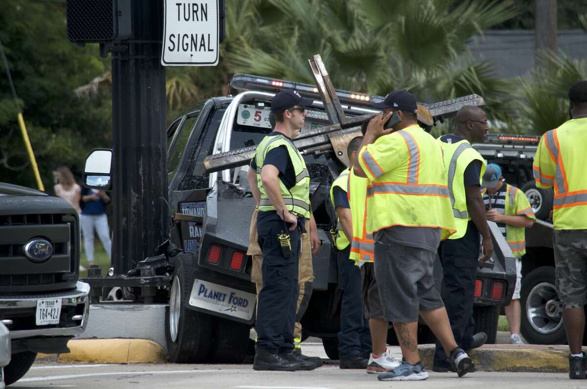 Police Carjacking suspect kills owner, leads pursuit to Sugar Land