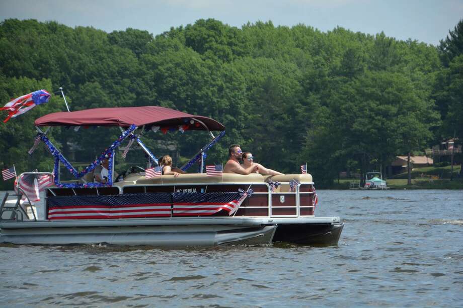 SEEN Sanford Lake Boat Parade July 4 Midland Daily News