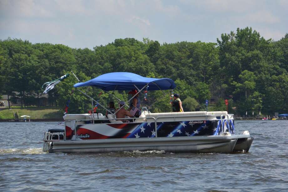 SEEN Sanford Lake Boat Parade July 4 Midland Daily News