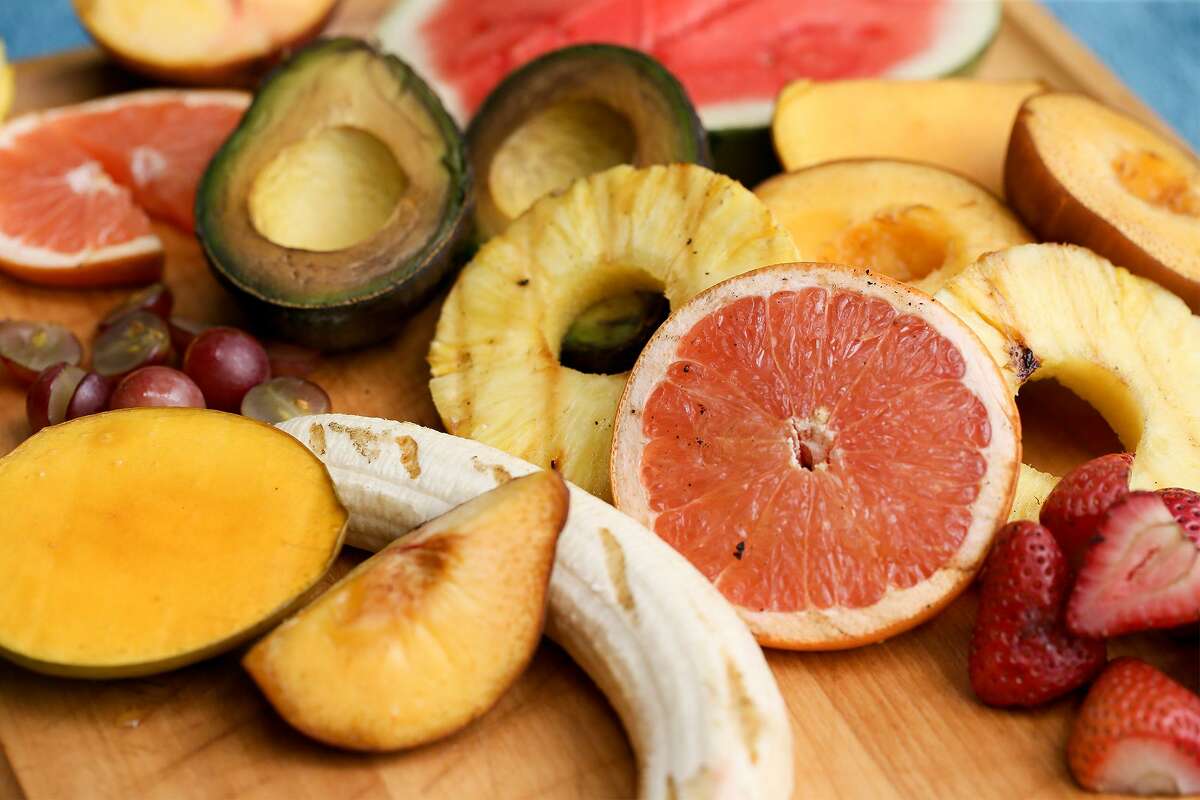 The 4 fruits to put in the smoker, and 5 to avoid