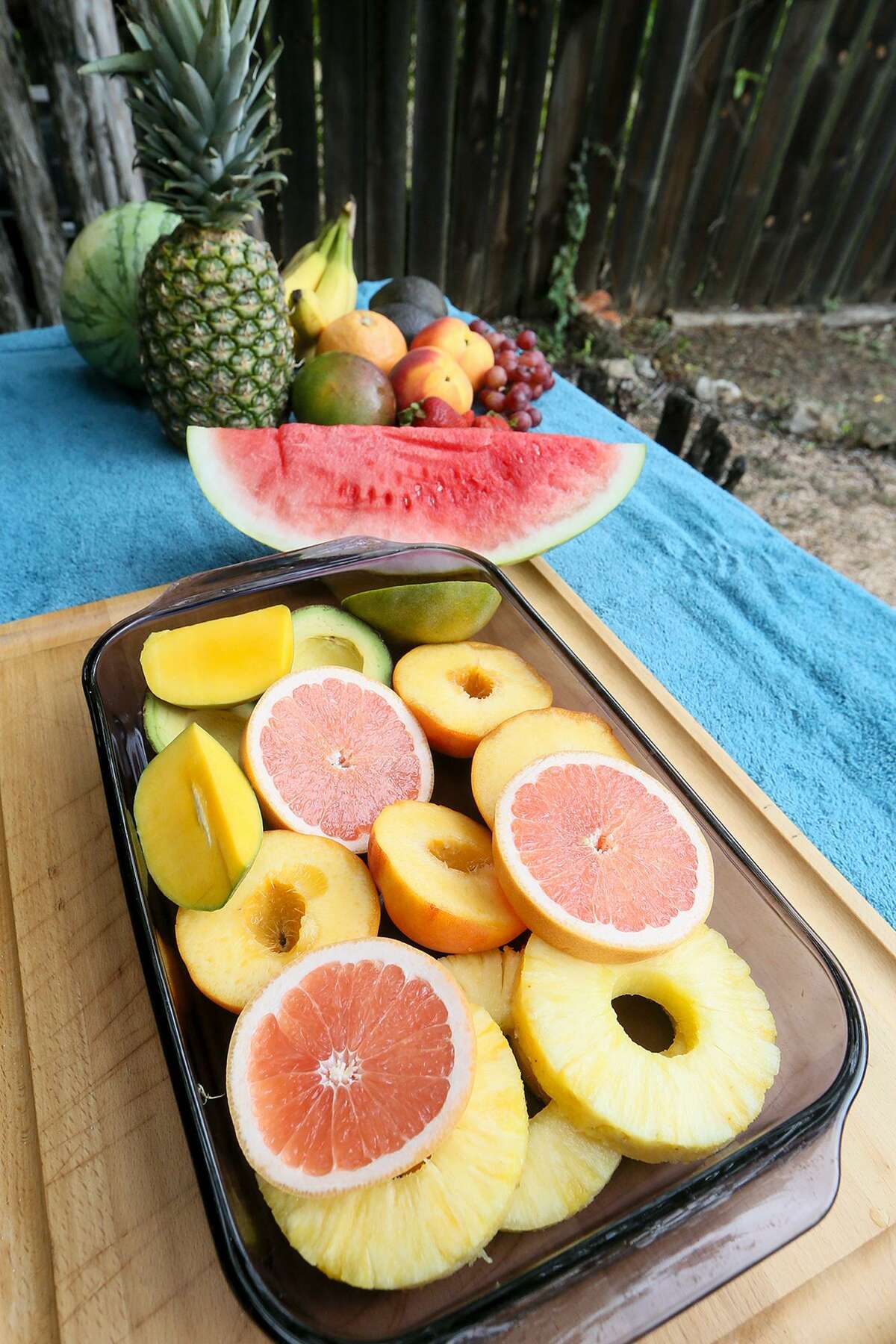 The 4 fruits to put in the smoker, and 5 to avoid