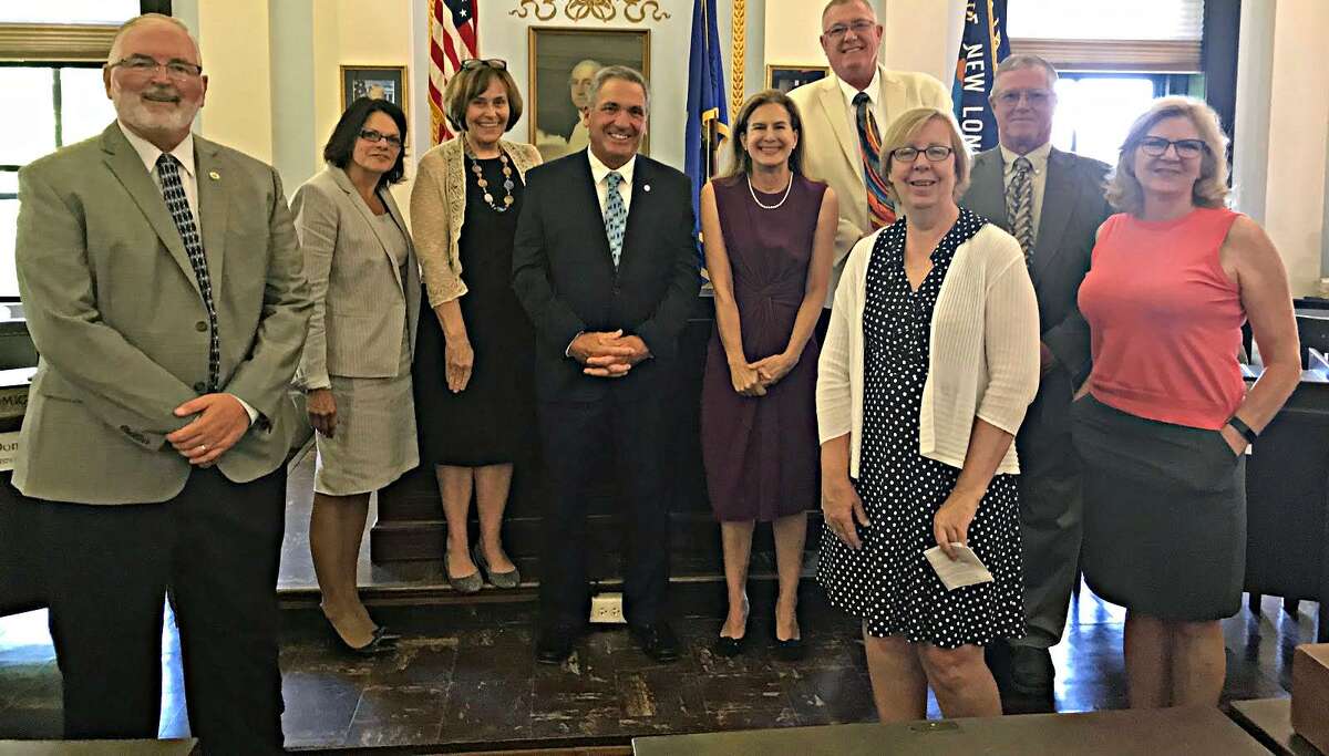 Bysiewicz earns municipal leaders’ endorsement in Eastern part of