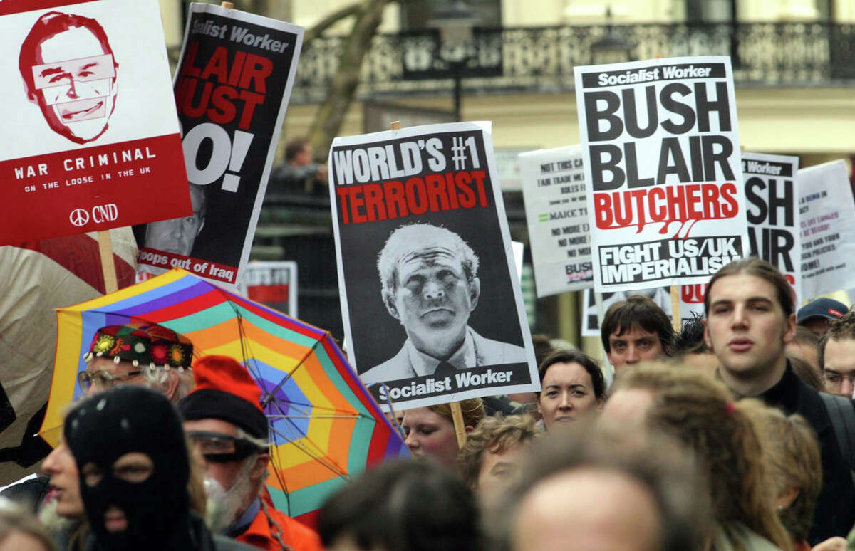 Demonstrators march through central London on Nov.19, 2003.