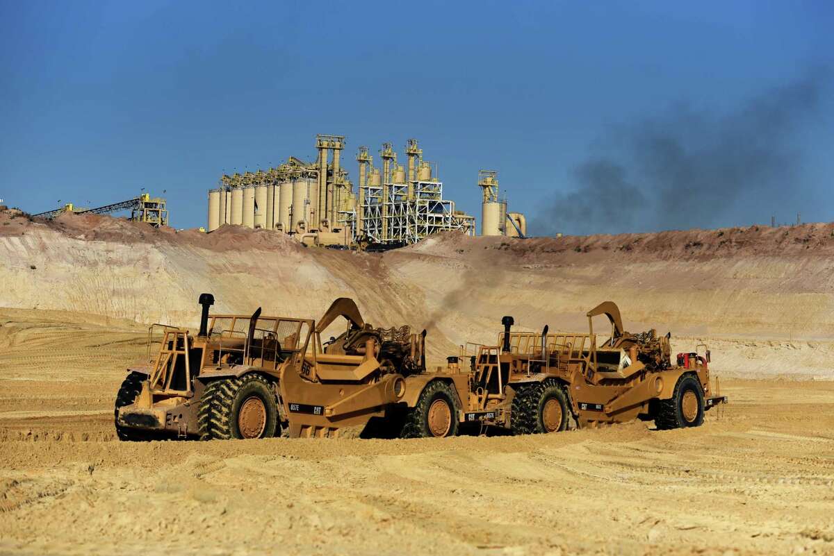 Worthless just two years ago, West Texas sand now brings in billions