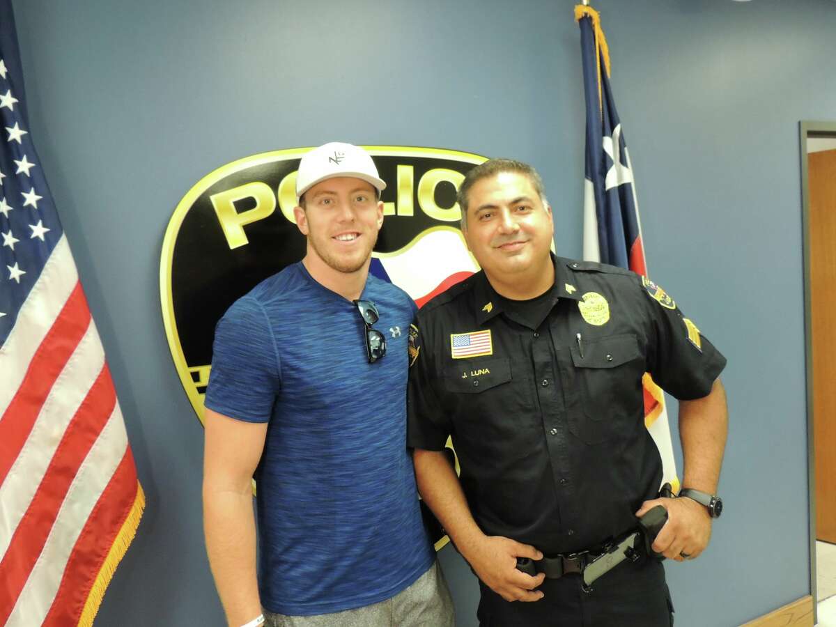 The Laredo Police Department had a surprise visit by Dallas Cowboy tight end Blake Jarwin on Tuesday.