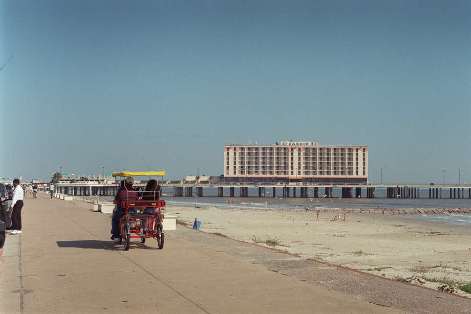 Hotels From Houston S Past Chronicle The Flagship Hotel In Feb 2002 It Is Now Site Of Pleasure