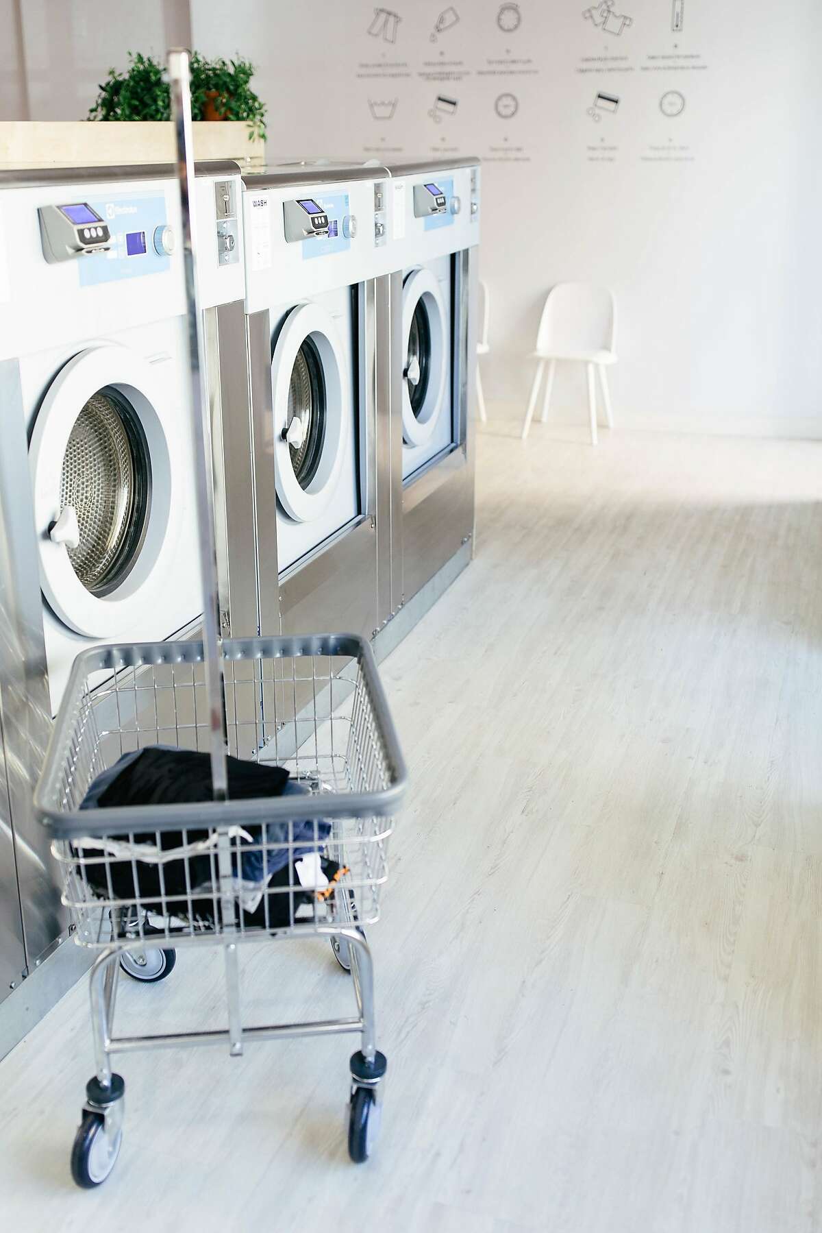 Since opening in the Mission in 2017, Laundré took it upon itself to elevate the dated Laundromat by combining a cafe serving usual suspects (chia pudding, avocado toast) with a fleet of modern washers and dryers. It announced Monday that its café will close following community controversy and high utility prices. 