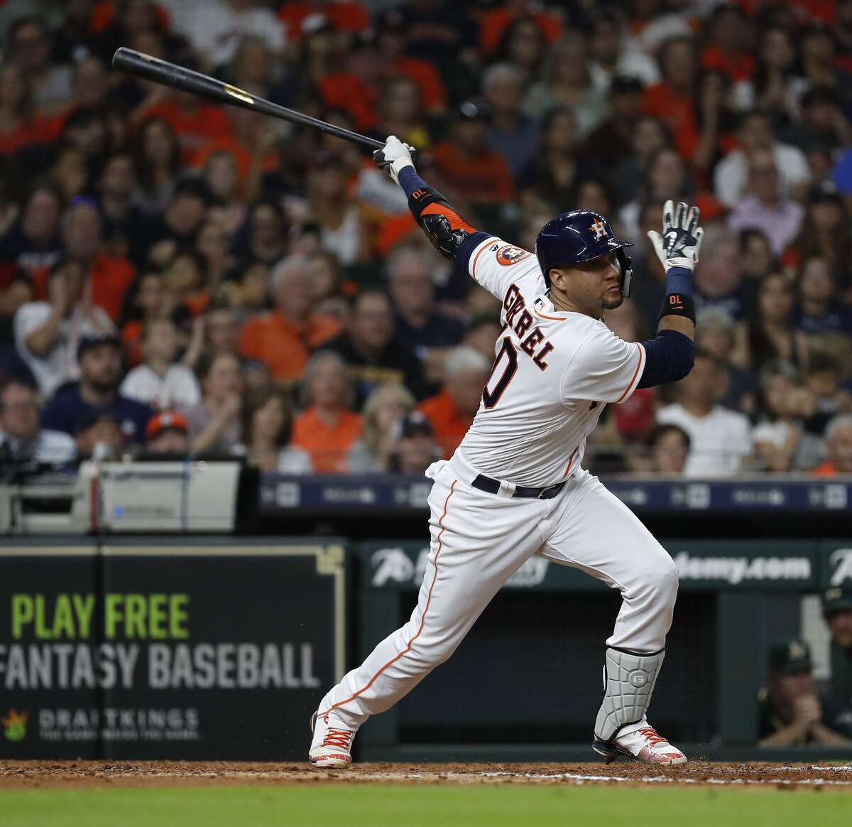 Astros' Yuli Gurriel brings memories, boobirds back to Dodger Stadium