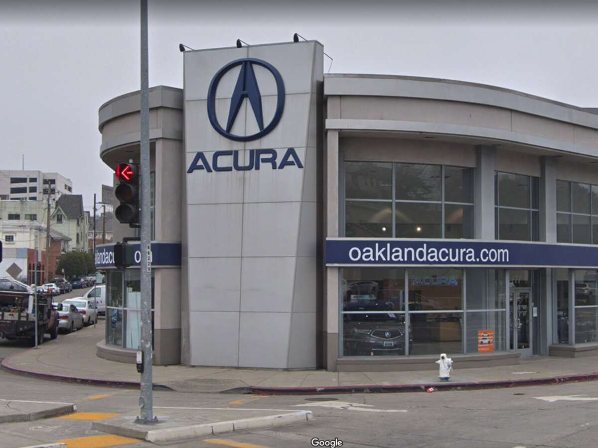 Mixeduse tower to replace car dealership near Lake Merritt