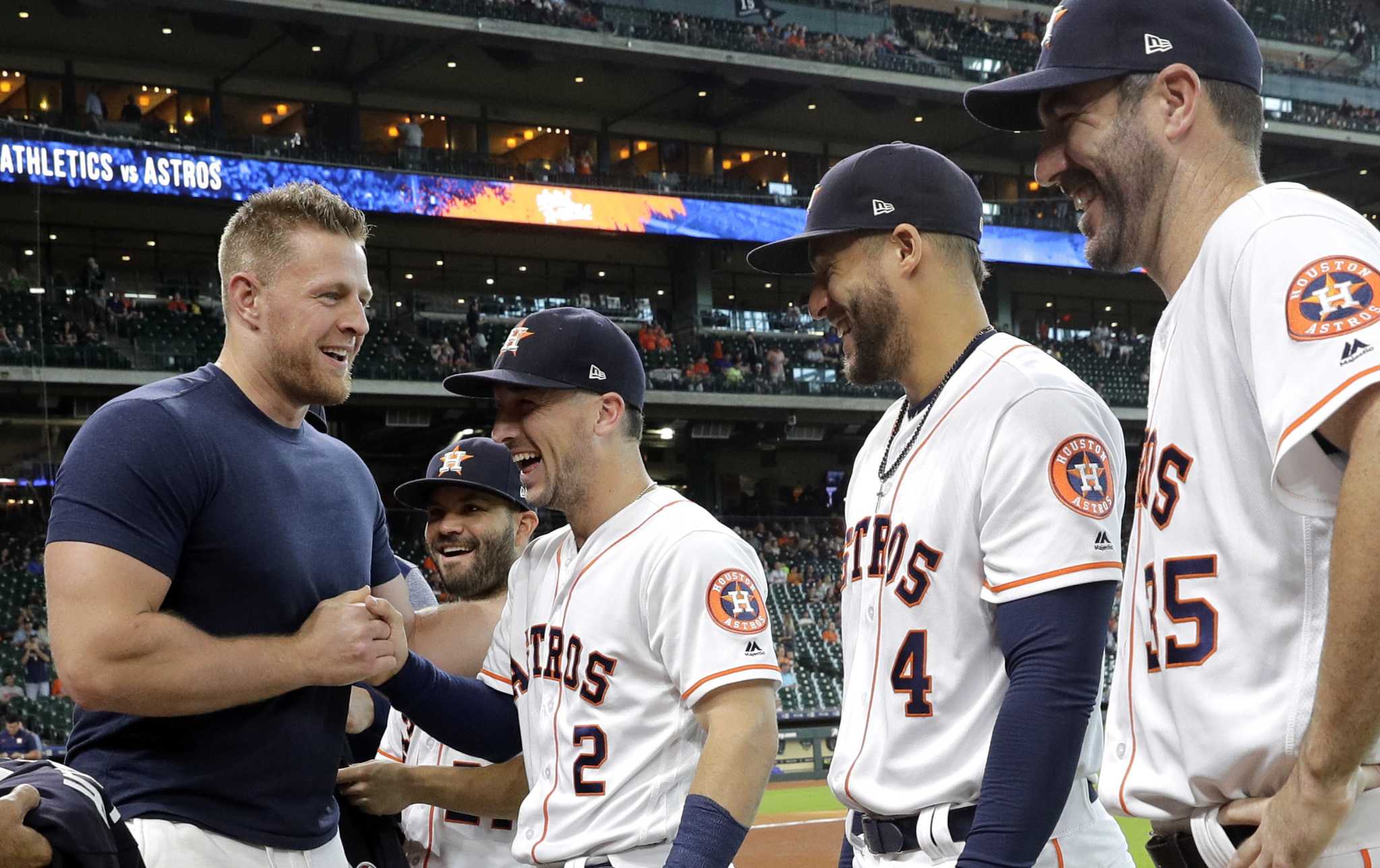 Houston Texans star JJ Watt posts photo to support USO's #Flex4Forces  campaign