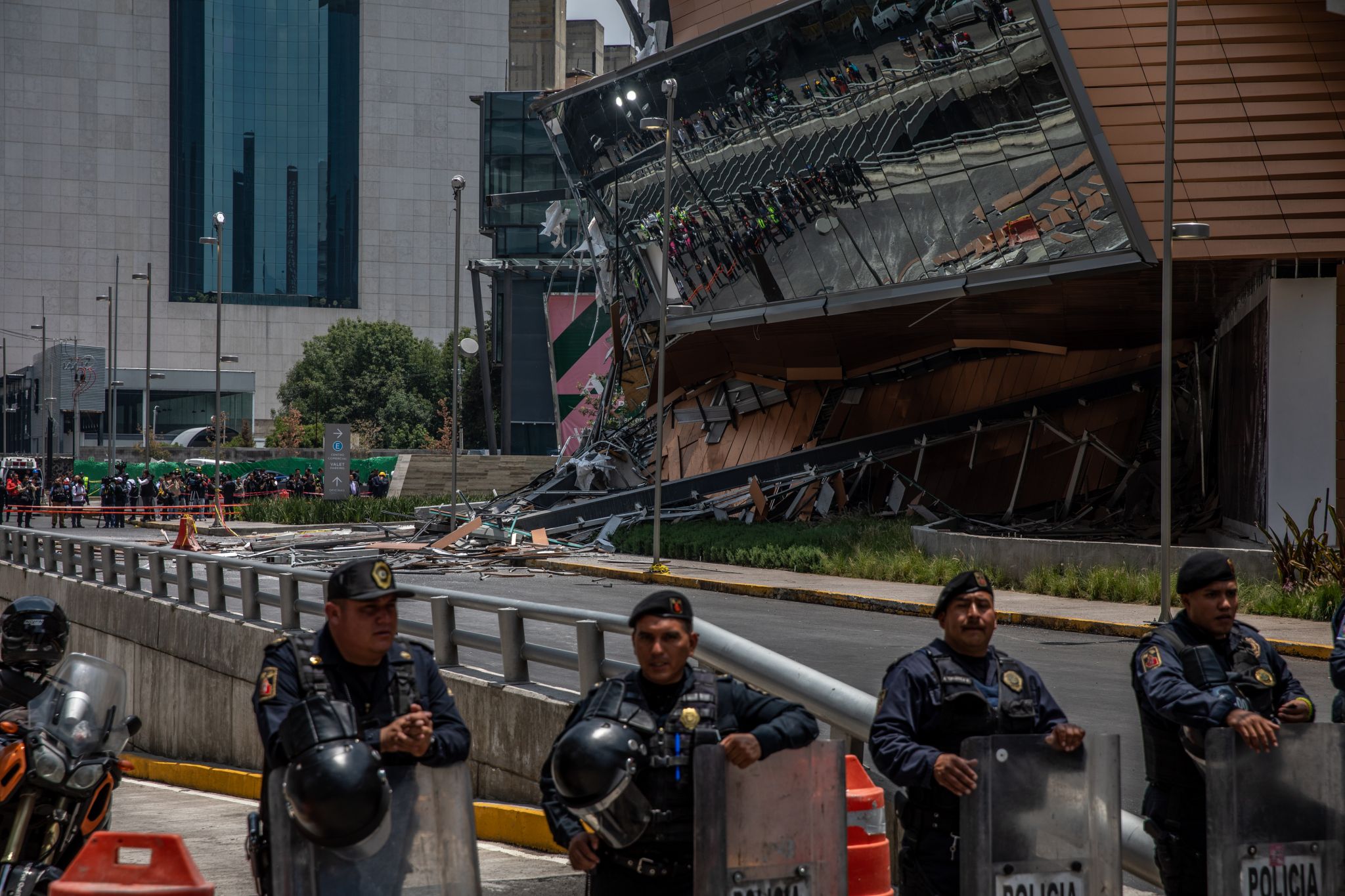 Did roof garden cause Mexico City mall collapse?