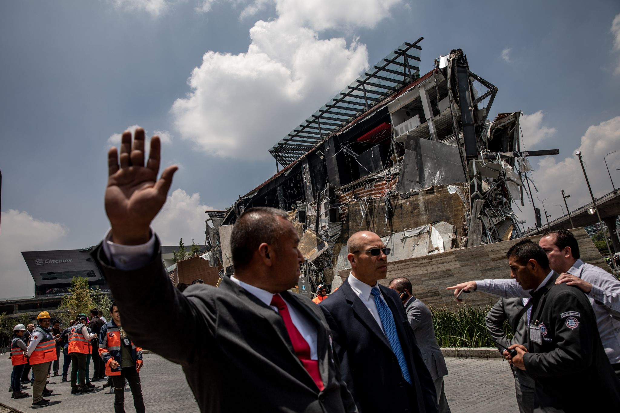Controversial shopping mall partly collapses in Mexico City