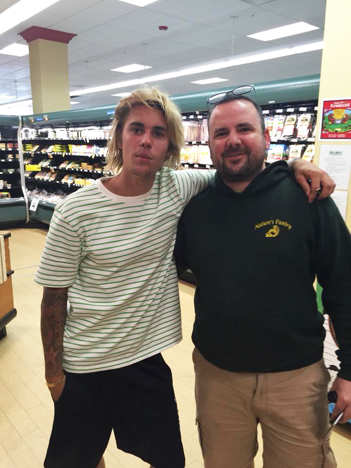 Photos Justin Bieber Hailey Baldwin Stop At Upstate Store