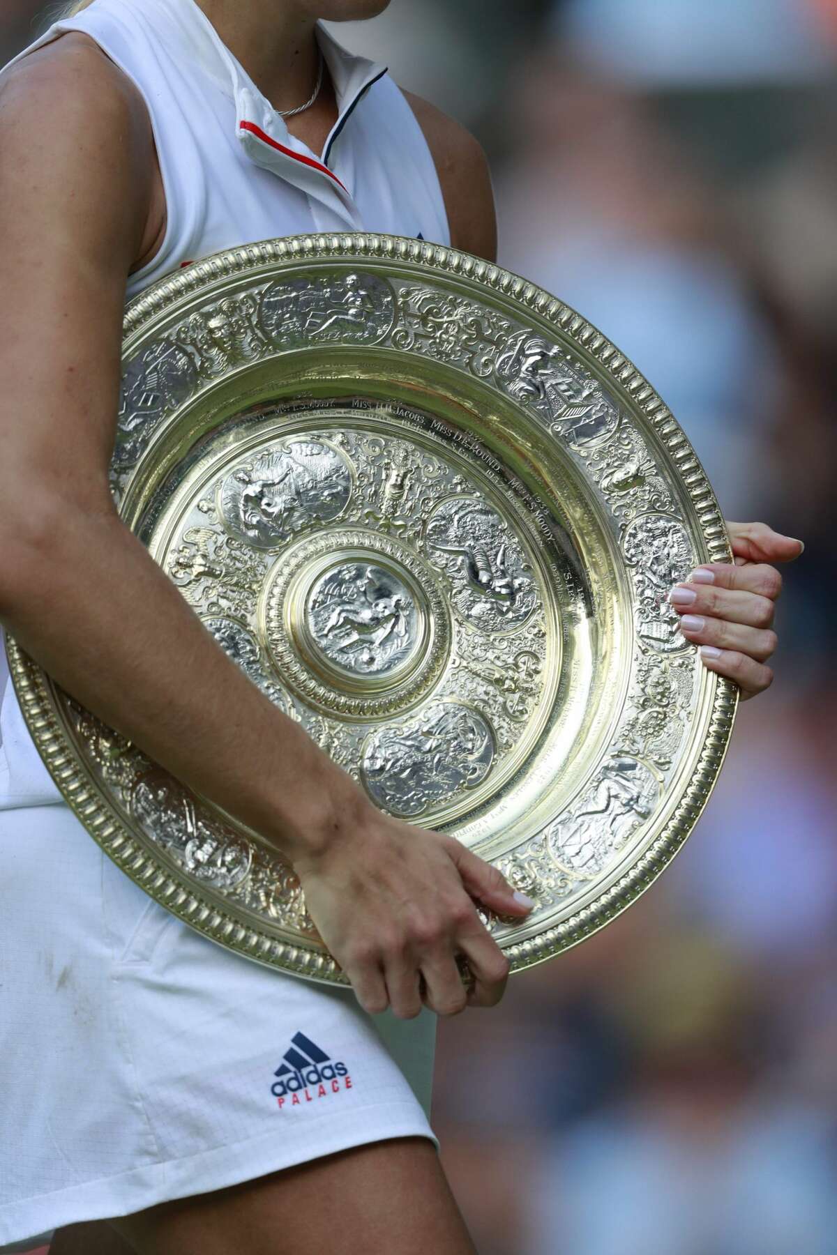 Angelique Kerber defeats Serena Williams to win Wimbledon