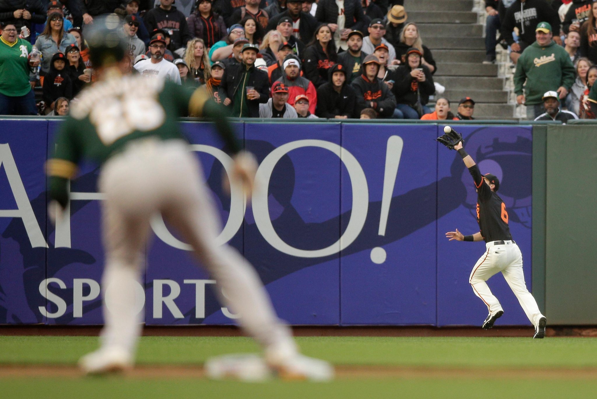 Mark Canha's pinch-hit home run lifts A's past Giants 4-3