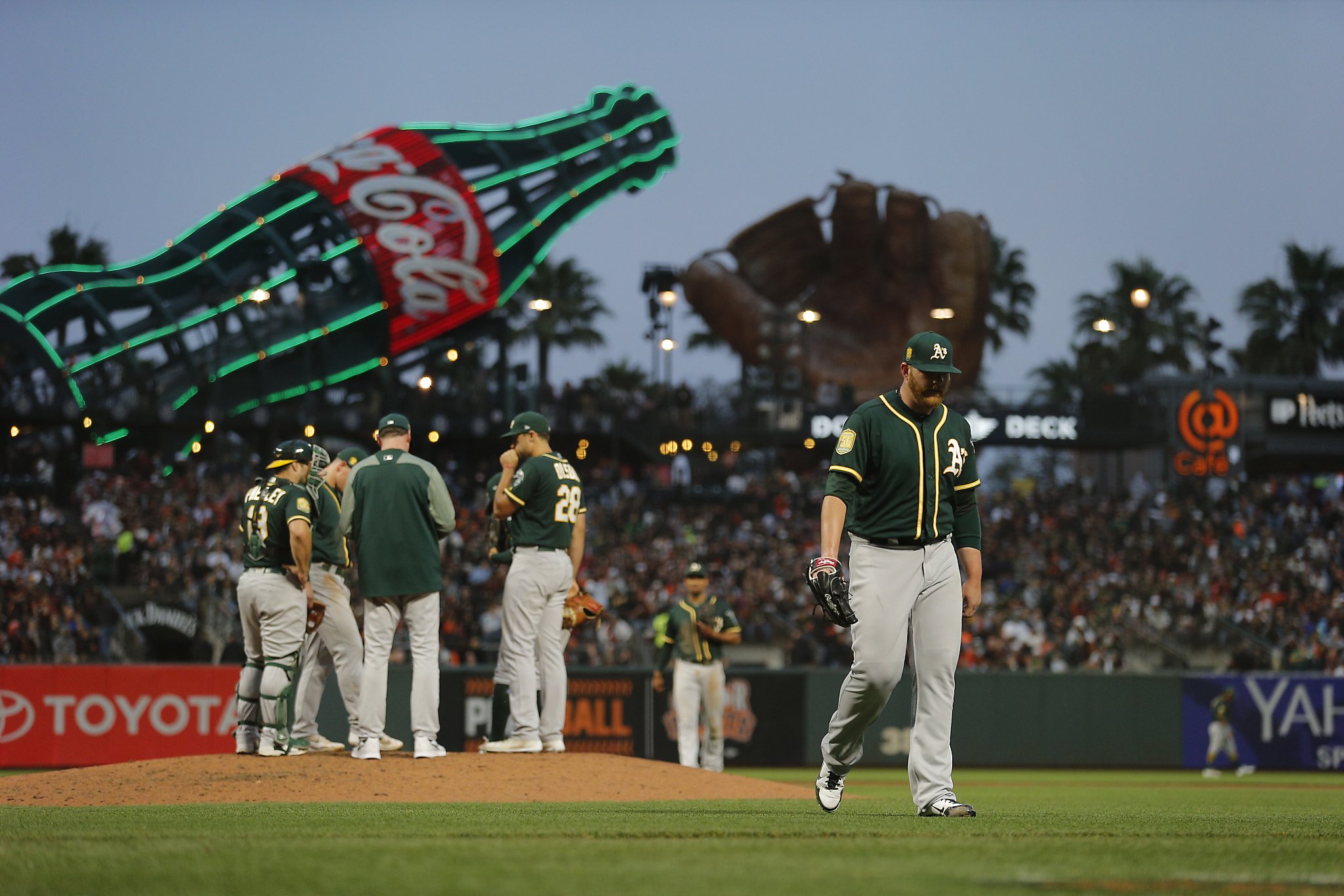 Mark Canha's pinch-hit home run lifts A's past Giants 4-3