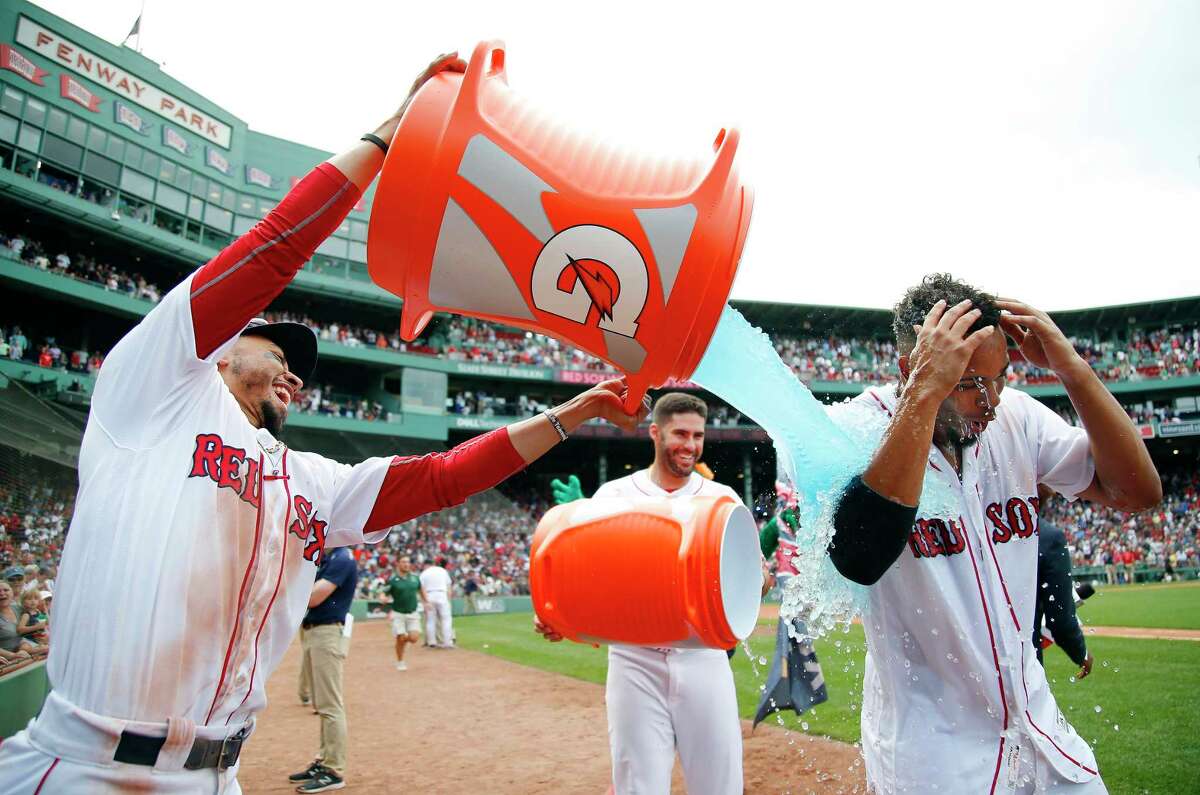 Betts' walk-off homer in 10th gives Red Sox win over Twins